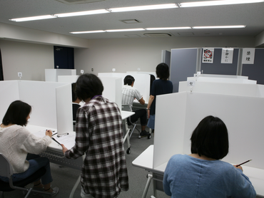 市場調査スタッフ募集　／　週２日程度～　／　シフト制で働きやすい　／　経験不問・未経験歓迎　／　服装自由（肌の露出が多いものは不可）