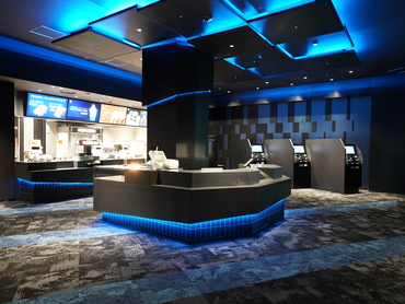 【映画館スタッフ】アルバイトデビューにも最適！新しい仲間たちと新しいお仕事を始めませんか？(丸の内ピカデリー)