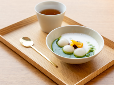 寺町本店 和菓子店併設カフェの喫茶キッチン・ホールスタッフ（ドリンク・軽食の準備・盛り付け・接客／未経験OK）週2～3日OK・学生歓迎・落ち着いた店内で働けます