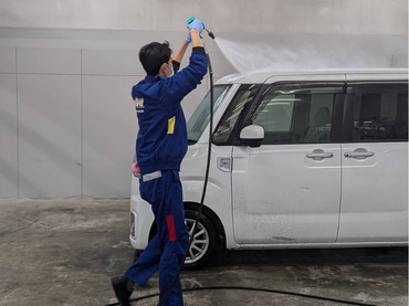 【未経験大歓迎】カーコーティングと洗⾞の専⾨店で洗⾞スタッフ／⾼時給で夏場の手当てあり︕週2⽇〜、1⽇4時間〜OK