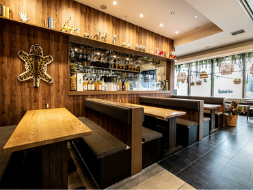 【ルクアのおしゃれ飲食店】25名以上の学生さん在籍中 / 賄い付き / 週２日３時間からOK / 履歴書不要