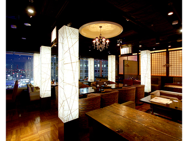 【西新宿】【夜景の綺麗なおでん屋さん】大学生活と両立OK！落ち着いた和モダン空間で接客マナーも身につく♪未経験歓迎、高時給＆柔軟シフトで安心。楽しい仲間と一緒に働きませんか？