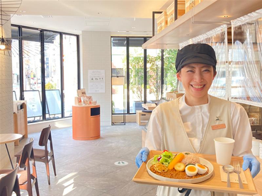 日本茶カフェの接客スタッフ／おしゃれな日本茶専門カフェ／アルバイトデビューも大歓迎！／WワークOK／履歴書不要☆