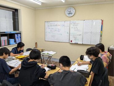 福利厚生が超充実！交通費全額支給・夕食支援あり！ 勉学もお仕事も頑張れる塾です！