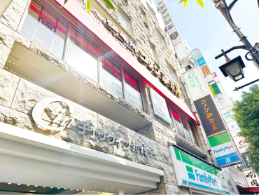 フロントアテンドスタッフ