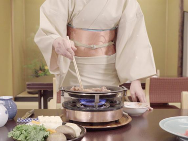 洋食　接客スタッフ（人形町）（水天宮）（甘酒横丁）（浜町）：ランチディナー接客サービス：制服は動きやすいカフェスタイル♪人形町の甘酒横丁にある駅チカ立地！充実した研修で安心♪週3日〜1日3,4時間〜土日歓迎★社内研修で英会話・ワイン等の勉強会、社割あり