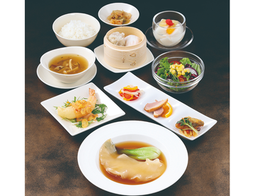 【横浜高島屋】老舗中国料理店のホールスタッフ　土日祝時給UP・無料賄い付き