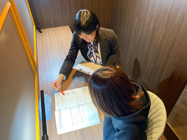 【駅直結！未経験歓迎！研修アリ】2024年春新規オープン！1対1の完全マンツーマン指導／個別塾講師募集／週1回1コマ〜OK！／得意教科1科目〜指導OK！／NOVAレッスン社割など充実の福利厚生♪