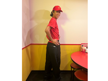 ★オープニングSTAFF募集中　オープニング時給：1,350円！！　週2/4h～OK！髪色ピアス自由♪　11月11日に新しくオープンする「本格餃子 包」を一緒に盛り上げてくれる方を大募集中です！ 駒澤大学駅から徒歩1分で通勤も便利♪