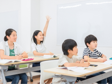 生徒の学習サポート・採点など学習塾のチューター業務｜最短1ヵ月から勤務可能！