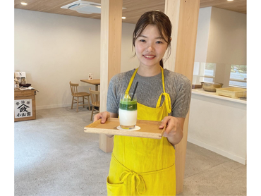 寺町本店 和菓子店併設カフェの喫茶キッチン・ホールスタッフ（ドリンク・軽食の準備・盛り付け・接客／未経験OK）週2～3日OK・学生歓迎・落ち着いた店内で働けます