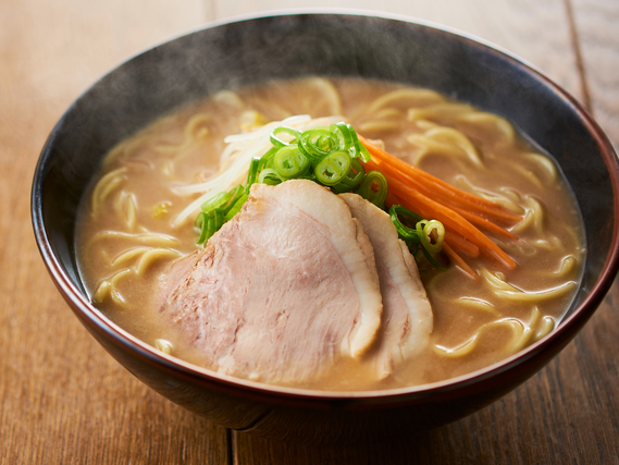 大阪で愛され続ける古潭（こたん）ラーメンで接客・調理のお仕事 ★時給1200円以上！　★週１～の勤務OK　★食事補助有！　★マニュアル完備初めてのバイトでも安心　★長期勤務希望　★コミュニケーション力や調理スキルが身につきます！サービス業や接客業へのステップアップに最適！　★社内コミュニケーションツールで、スタッフ同士が応援し合える社風です！の詳細画像