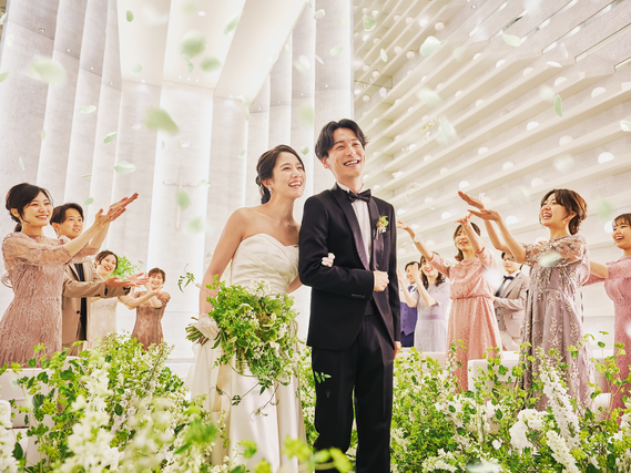 【土日のみ】結婚式サービススタッフ【高時給1300円】大学生多数在籍！土日がメインだから学業と両立OK！自転車通勤バイク通勤OK！の詳細画像