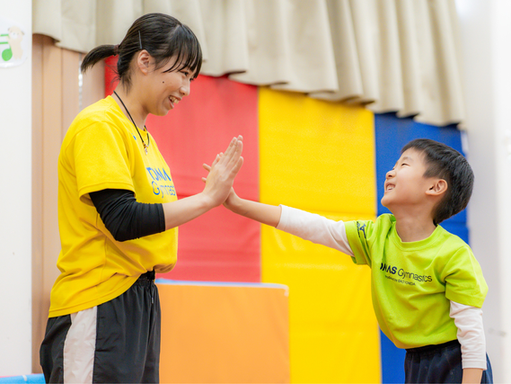 『子どもたちの成長は勉強だけじゃない』体操スクールのサポートインストラクターのお仕事！時給1,500円♪体操経験不要◎未経験OK！スポーツ好き・子ども好き大歓迎◎週１日３時間～OK！の詳細画像