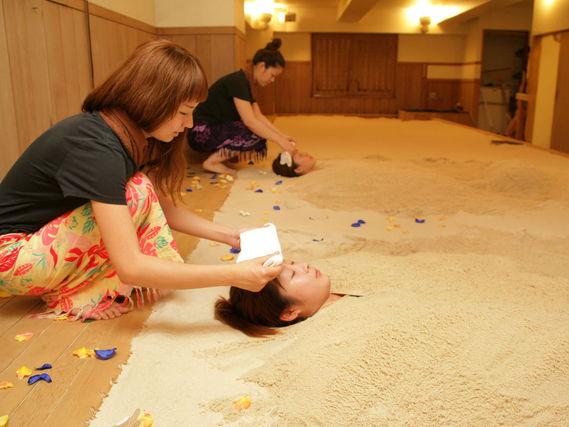 京王線笹塚駅から徒歩3分！　話題の砂風呂でお仕事しませんか？の詳細画像