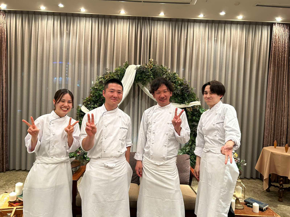 レストランウェディングの調理アシスタントスタッフ　週1～OK　土日祝歓迎！まかないあり！就活に活かせるお仕事です　駅直結！雨の日でも地下を通って勤務地まで行けます！の詳細画像