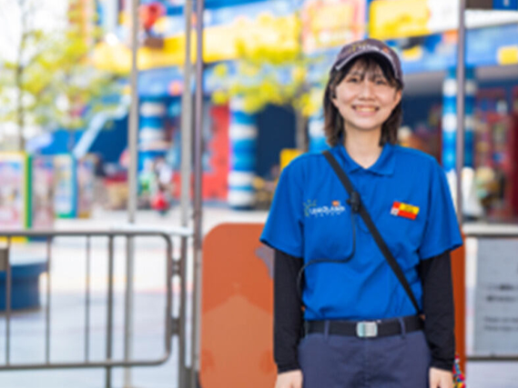 レゴランドのエントランスSTAFF★髪色自由/ネイル・ピアスOK！の詳細画像
