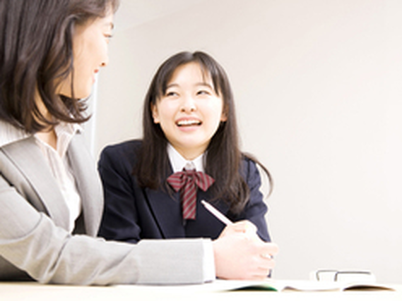 【未経験歓迎！研修あり】中学生対象の個別塾講師！週1日1コマ～OK！◎得意教科1科目～指導OK！英会話レッスン社割で受講可能♪の詳細画像
