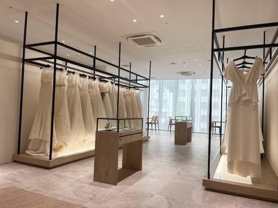 【学業と両立可◎】1日4時間～、週2日～OK！週末フルタイム勤務・未経験者歓迎◎ウエディングドレスショップで将来役立つスキルを身につけませんか✨？の詳細画像