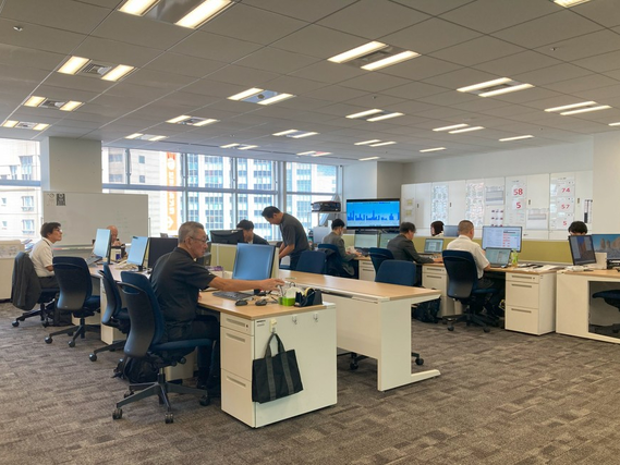 【時給2000円/有給インターン】幅広い輸入車ブランドを扱う中古車事業部で企画・分析サポート！データ分析・レポート作成・業務改善に挑戦できる長期インターンシップ（有楽町勤務）の詳細画像