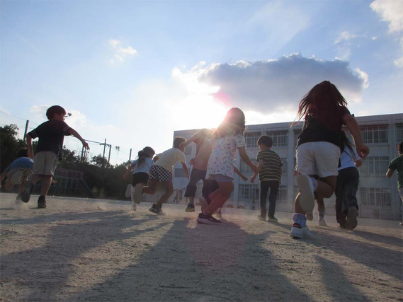 週1日から勤務OK◎元気いっぱいな子どもたちの遊びのサポートなど、児童館で楽しくアルバイトをしてみませんか？の詳細画像