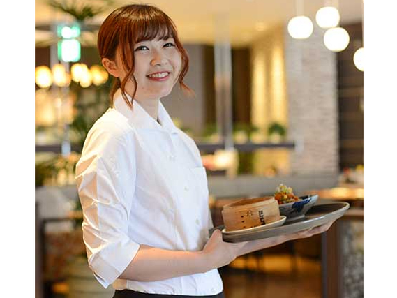 ＼初バイト・4年生歓迎／カジュアルな中華料理店でのホール・接客と調理補助 #３時間／日〜OK #シフト提出２週間ごと #WワークOK #社員割引き有の詳細画像