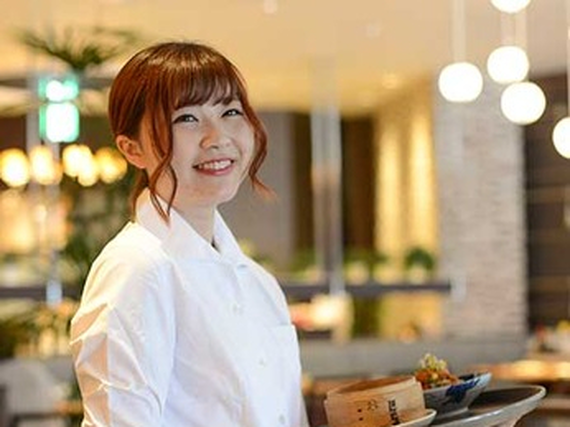 ＼お得な社割有／老舗中華料理屋でのホール・接客と調理補助 #３時間／日〜OK #シフト提出２週間ごと #WワークOK #友達紹介制度 #社員割引き有の詳細画像