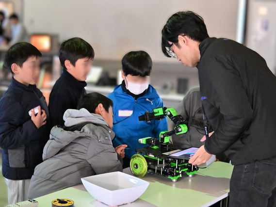 【時給1500円～】ロボットプログラミング教室スタッフの募集！友達同士の参加もOK！未経験者歓迎！の詳細画像