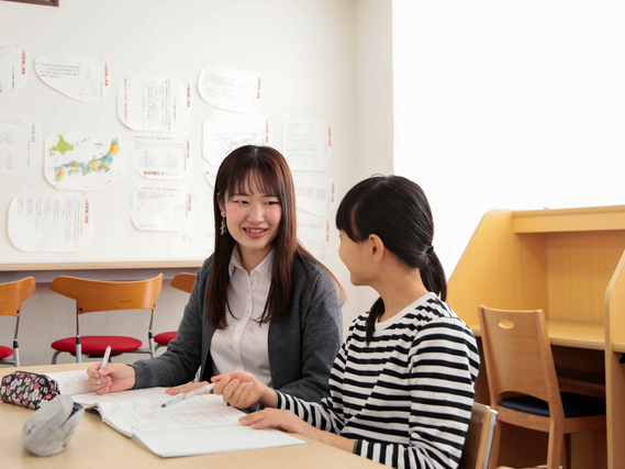 ユリウス 上本町教室｜大学から直接勤務大歓迎／男女別更衣室あり／たくさんシフトに入りたい方大歓迎♪の詳細画像