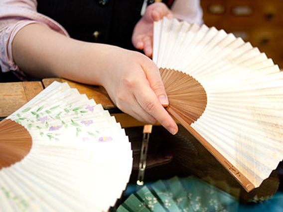 扇子の販売・検品・展示等 <時給1200円以上◎・語学を活かせる！・未経験者歓迎♪>の詳細画像